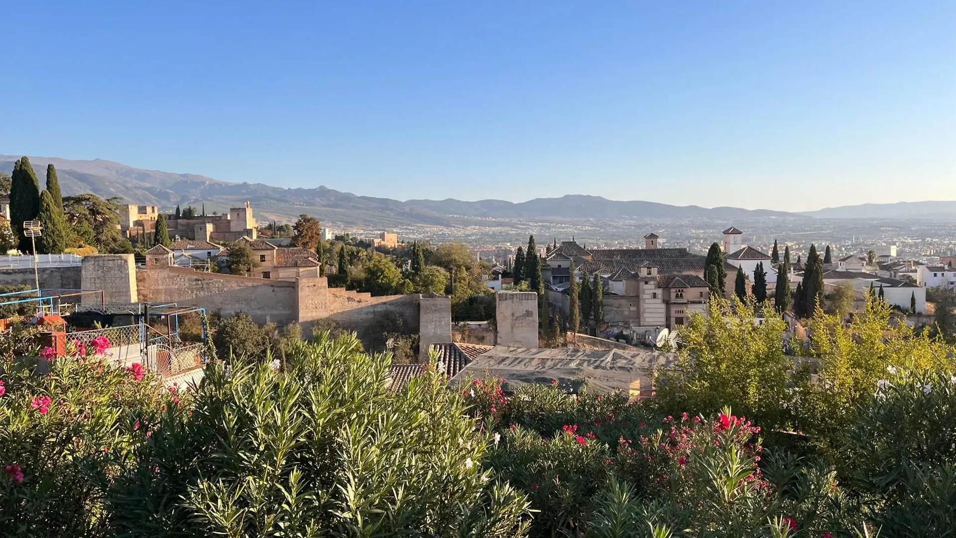 Casa Los Abetos Cerca De La Alhambra Y Sierra Nevada Cenes De La Vega