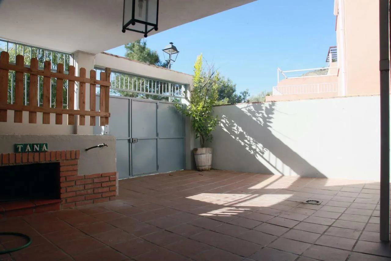 Casa Los Abetos Cerca De La Alhambra Y Sierra Nevada Cenes De La Vega 0*,